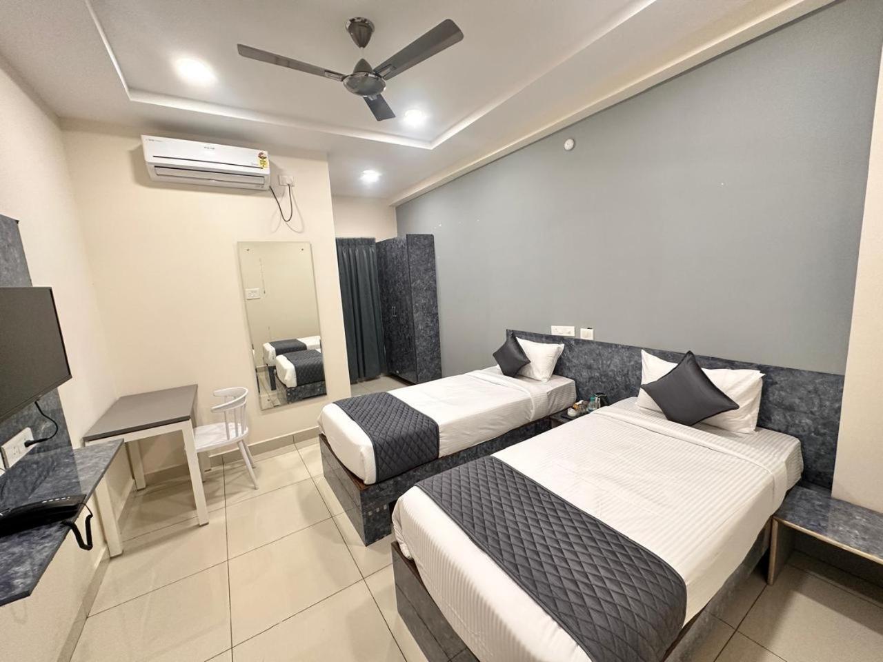 Hotel Aerotel,Hyderabad Shamshabad Buitenkant foto