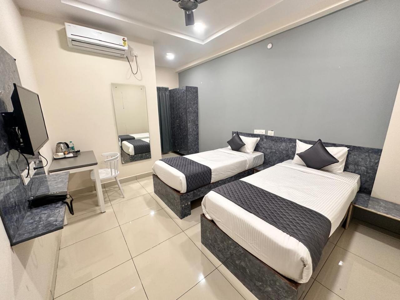 Hotel Aerotel,Hyderabad Shamshabad Buitenkant foto