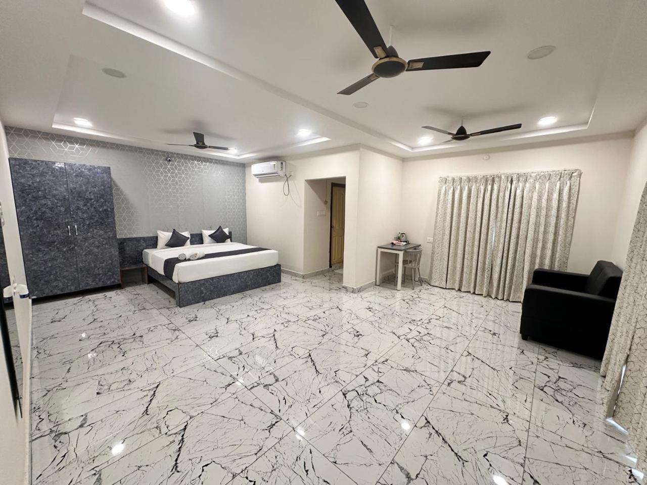 Hotel Aerotel,Hyderabad Shamshabad Buitenkant foto